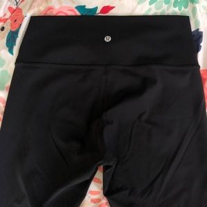 NWOT Wunder Under Black Lululemon 7/8 leggings